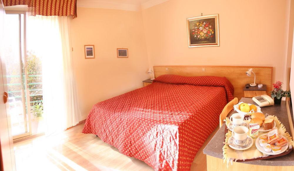 Albergo Savoia أوسبيداليتي المظهر الخارجي الصورة