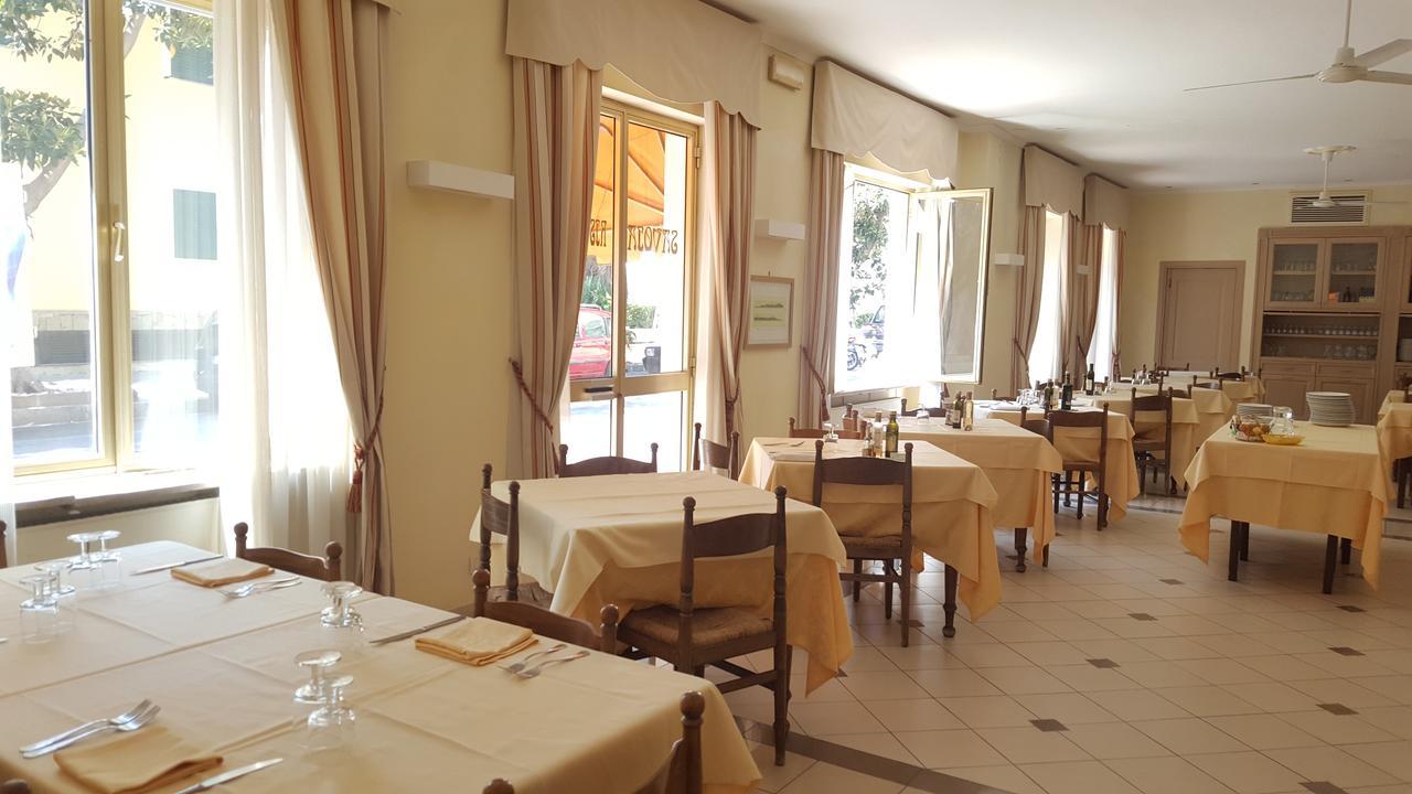 Albergo Savoia أوسبيداليتي المظهر الخارجي الصورة